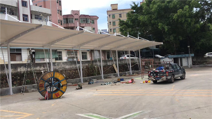 遮雨棚、遮陽棚